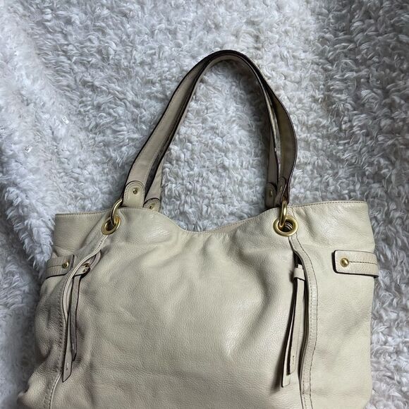 Liz Claiborne Leather Beige Large shoulder bag gold tone brass hardwares . - Picture 5 of 12